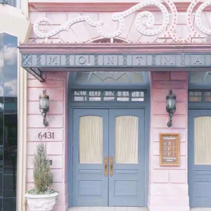 女主播直播引诱技师小伙
